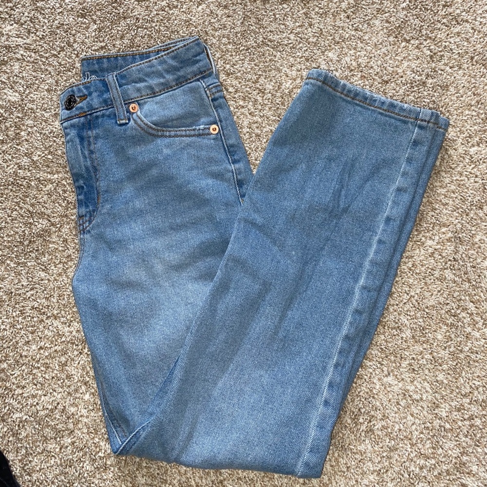 light wash mom jeans